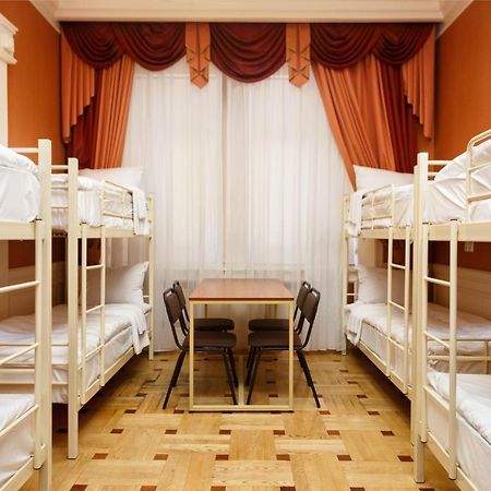 Hostel Suputnyk Lviv Exterior photo