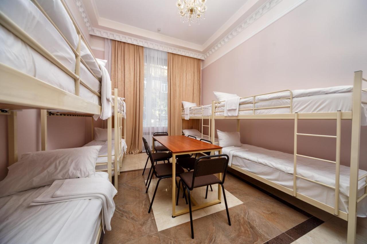 Hostel Suputnyk Lviv Exterior photo