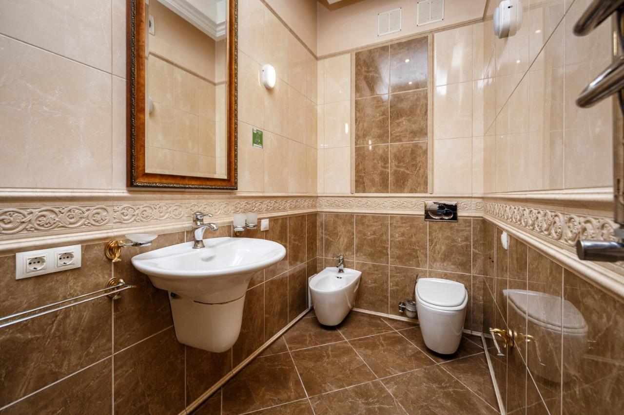 Hostel Suputnyk Lviv Exterior photo